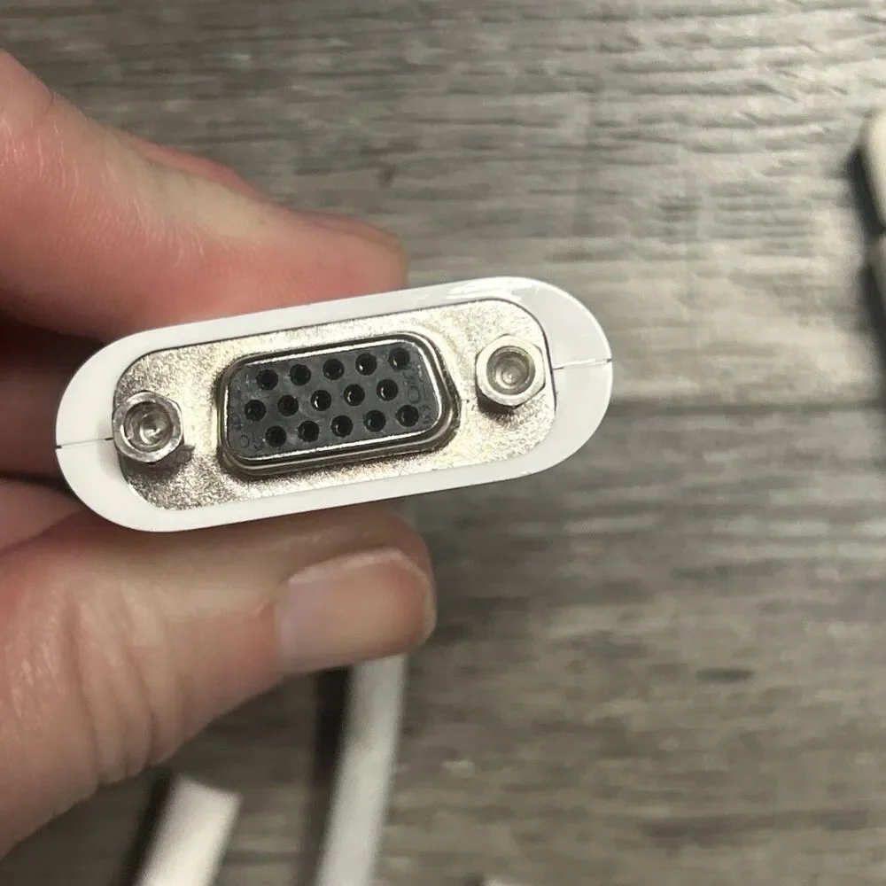 2 Apple DVI-I Male to VGA-Female Monitor Adapter Cable Connectors Projector Used